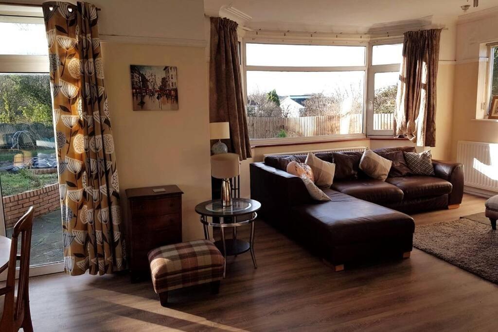 4 Bedroom Country Home Bristol Exterior photo